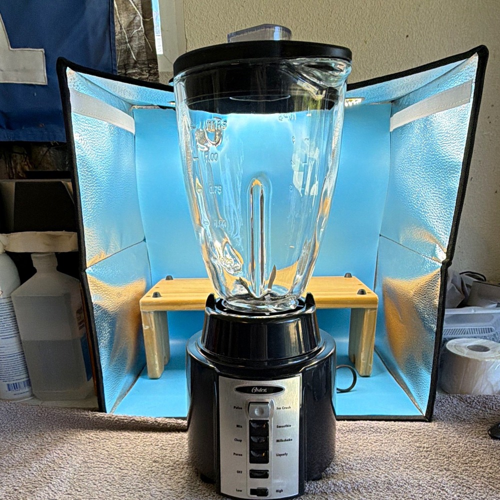 Oster 450W Black Electric Blender 6 cup Glass Jar 2-Speed Pulse Ice Crush